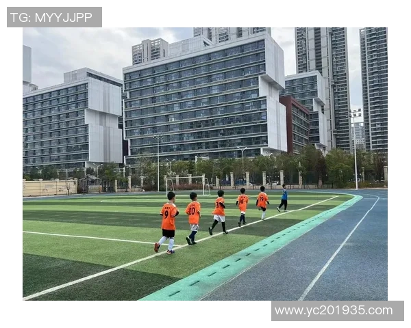 儿童足球培训助力孩子全面发展培养团队精神与运动能力的最佳选择